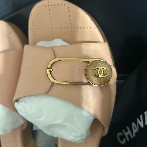 Chanel Vintage Leather and Wood Slides in Peach Color-size 7.5 - Picture 12 of 15